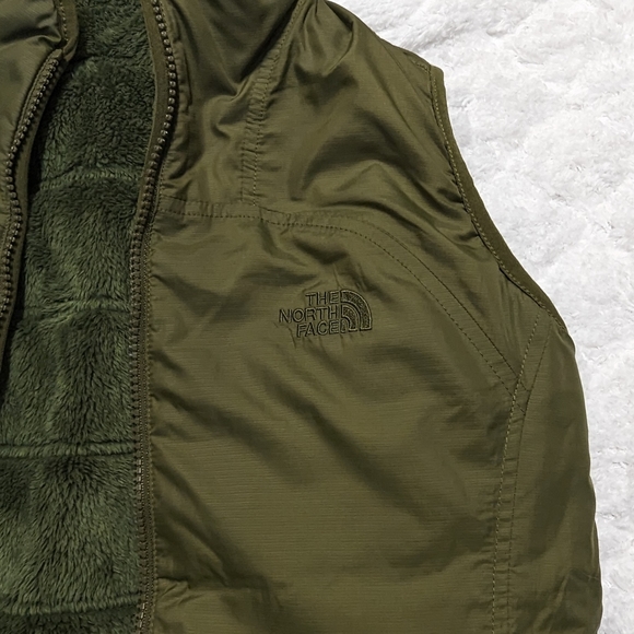 The North Face Mossbud Olive Green Reversible Fleece Lined Women's Vest Sz Small - Picture 3 of 9